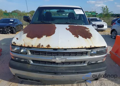 2000 Chevrolet Silverado 1500 z USA, uszkodzony, nr VIN 1GCEC14V9YE327407